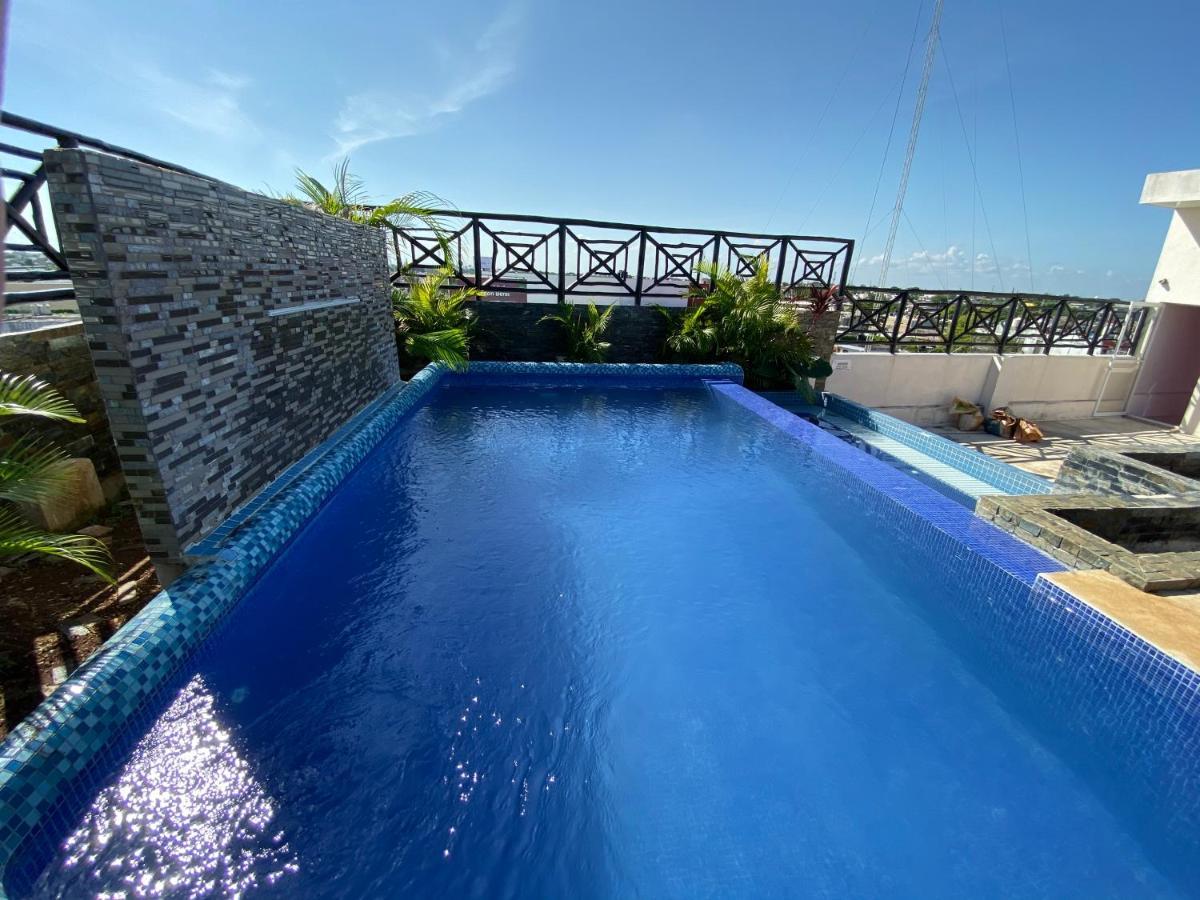 Suites La Roca By R&T Cancun Exterior photo